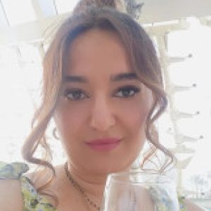 Profile photo of Laura